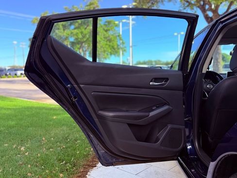 Used 2024 Nissan Altima 2.5 SR image 29