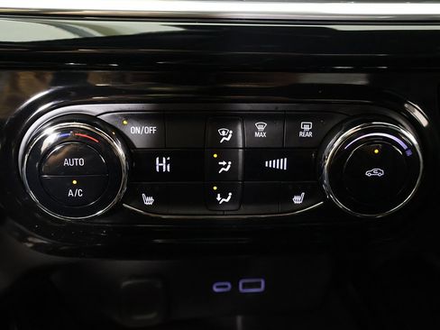 Used 2024 Chevrolet Trax RS image 46