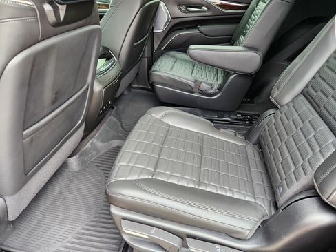 Used 2024 Cadillac Escalade Sport Platinum w/ LPO, ONYX Package AWD/4WD image 13