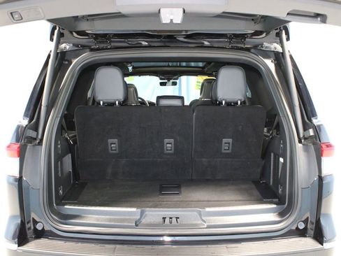Used 2024 Lincoln Navigator Reserve image 45