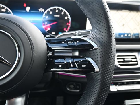 Used 2025 Mercedes-Benz GLS 580 GLS 580 image 34