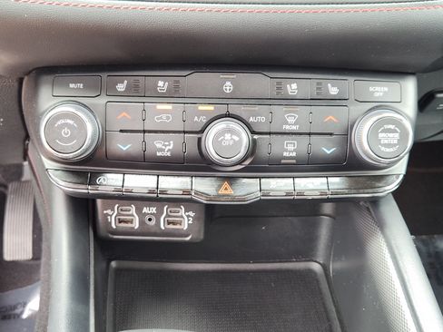 Used 2024 Dodge Durango GT RWD image 20