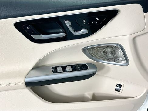 Certified 2023 Mercedes-Benz C 300 Sedan image 17