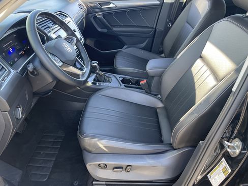 Certified 2024 Volkswagen Tiguan SE image 18