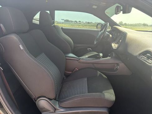 Used 2022 Dodge Challenger R/T RWD image 17