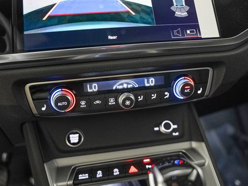 New 2025 Audi Q3 2.0T Premium image 22