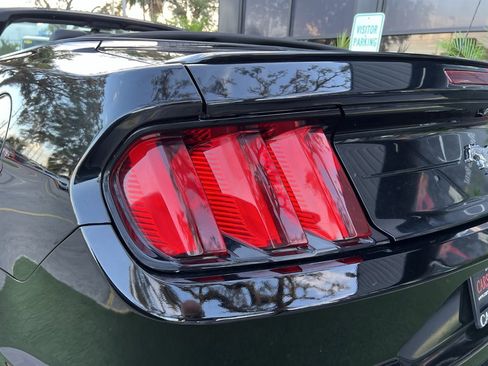 Used 2020 Ford Mustang Premium image 15