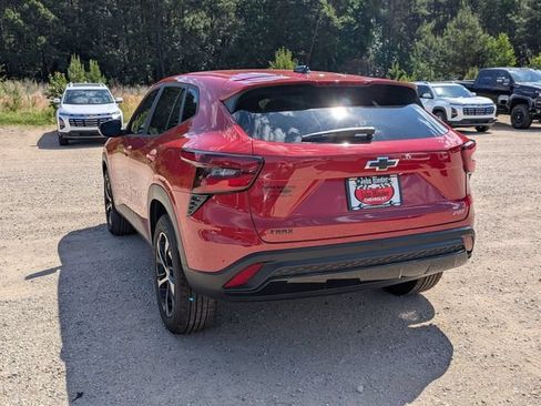 New 2026 Chevrolet Trax RS w/ Sunroof Package FWD image 4