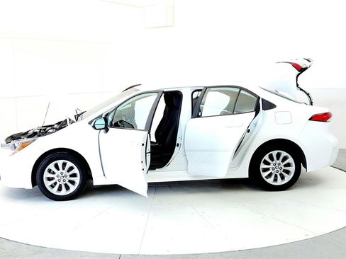 Certified 2022 Toyota Corolla LE w/ LE Convenience Package image 10