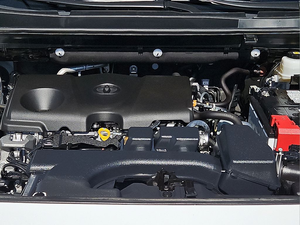 Used 2025 Toyota RAV4 XLE FWD image 9