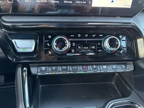 Used 2024 GMC Sierra 2500 AT4X image 22