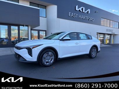 New 2025 Kia K4 LX