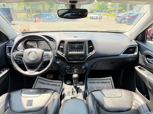 Used 2019 Jeep Cherokee Latitude Plus w/ Comfort/Convenience Group AWD/4WD image 26