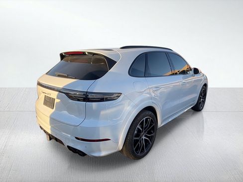 Used 2021 Porsche Cayenne GTS image 4