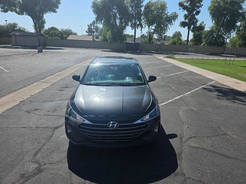 Used 2020 Hyundai Elantra SE FWD image 9