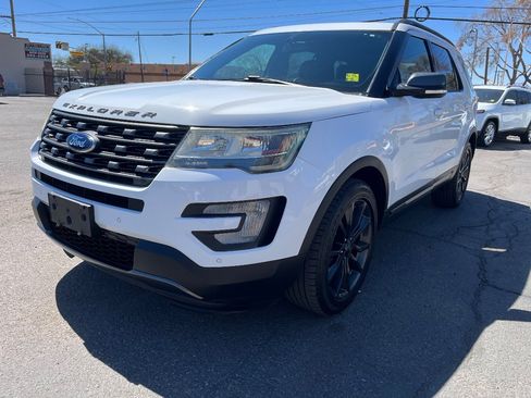 Used 2017 Ford Explorer XLT w/ Equipment Group 202A image 11