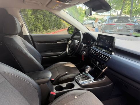 Used 2021 Kia Seltos S AWD/4WD image 19