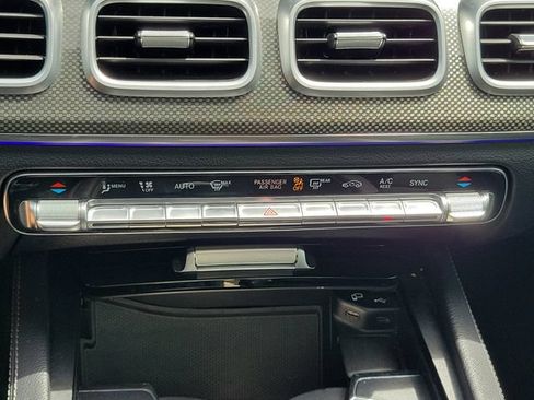 Used 2022 Mercedes-Benz GLS 450 4MATIC image 17
