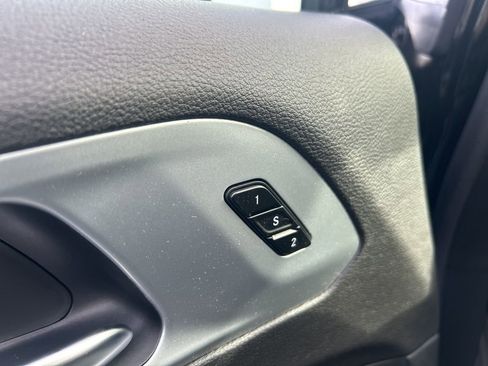 New 2026 Chrysler Pacifica Limited w/ S Appearance Package image 25