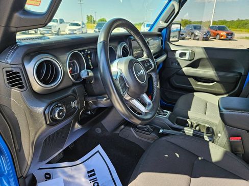 Used 2023 Jeep Wrangler Unlimited Sahara w/ Cold Weather Group AWD/4WD image 22
