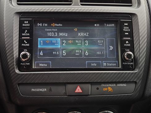 Used 2025 Mitsubishi Outlander Sport ES AWD/4WD image 13