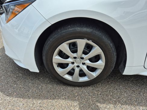 Used 2025 Toyota Corolla LE FWD image 26