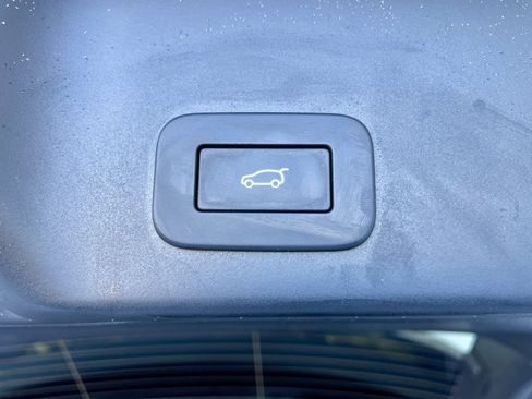 Certified 2025 Land Rover Range Rover Evoque S image 37