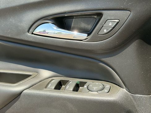 Used 2023 Chevrolet Equinox LT FWD image 20