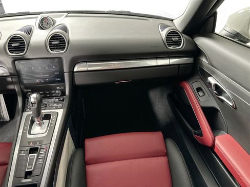 Certified 2024 Porsche 718 Boxster image 28
