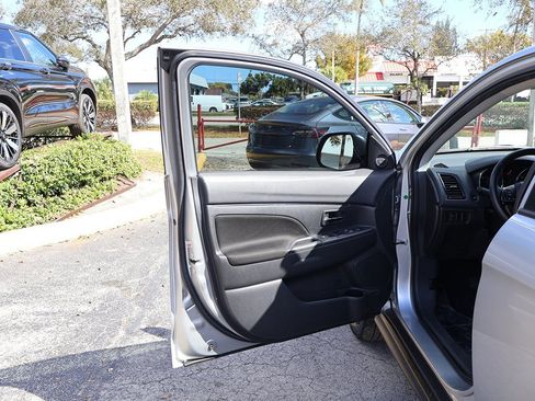 Used 2023 Mitsubishi Outlander Sport ES image 19