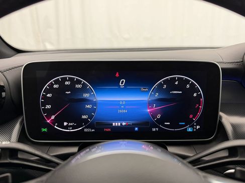 Used 2024 Mercedes-Benz GLC 300 4MATIC image 12