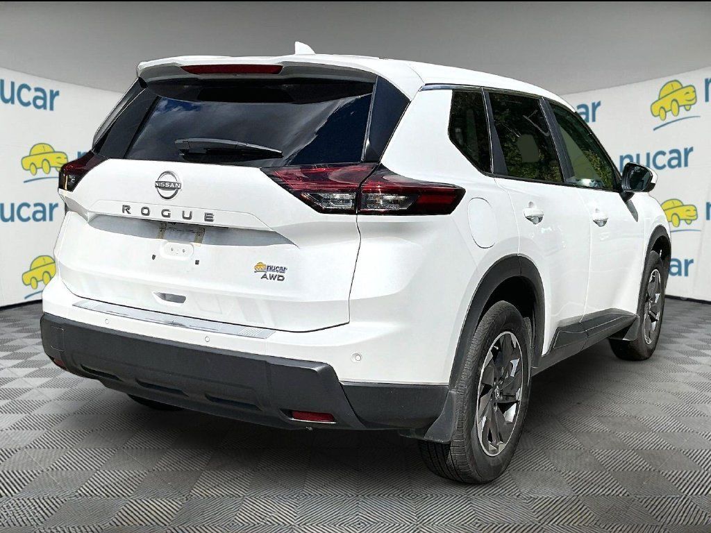 Used 2026 Nissan Rogue SV w/ Cold Weather Package AWD/4WD image 7