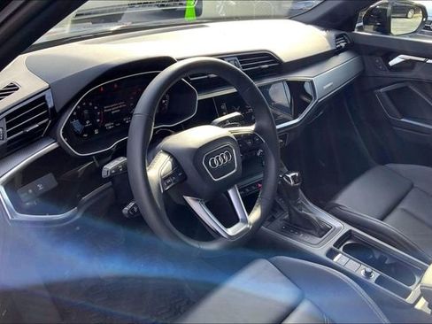 Certified 2025 Audi Q3 2.0T Premium w/ Convenience Package image 17