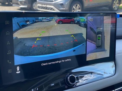 New 2025 Mitsubishi Outlander SE image 9