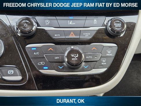 Used 2022 Chrysler Pacifica Touring-L FWD image 13