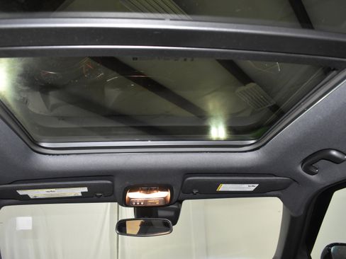 Used 2023 Chevrolet TrailBlazer RS w/ Sun and Liftgate Package image 31