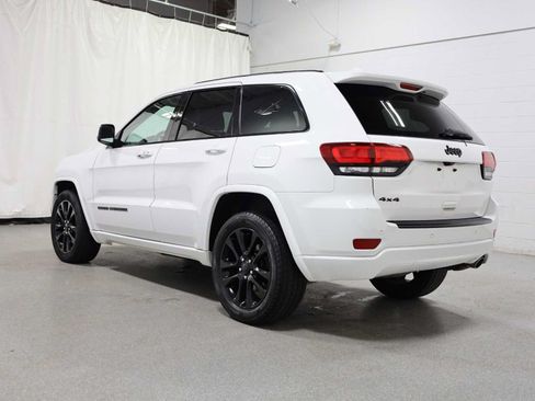 Used 2018 Jeep Grand Cherokee Altitude AWD/4WD image 3