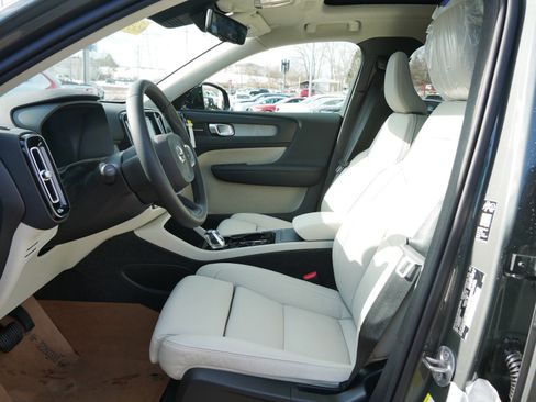 New 2026 Volvo XC40 B5 Ultra w/ Climate Package image 5