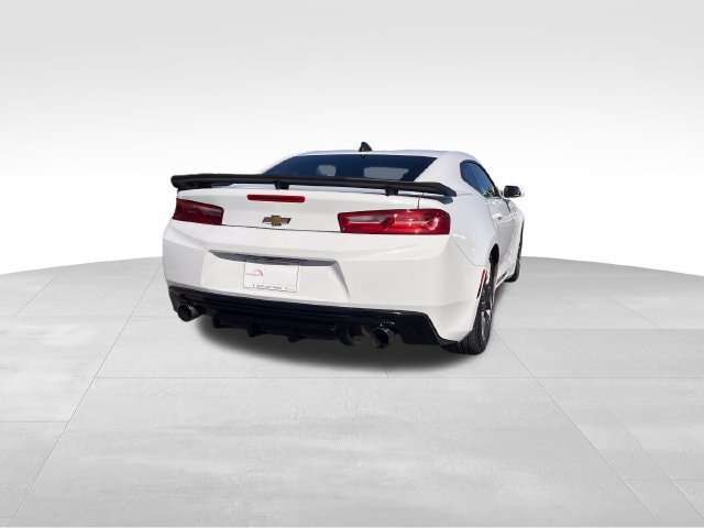 Used 2018 Chevrolet Camaro LT RWD image 5