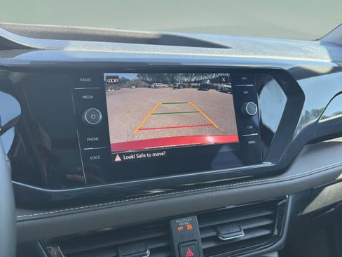 Used 2023 Volkswagen Taos SEL image 17