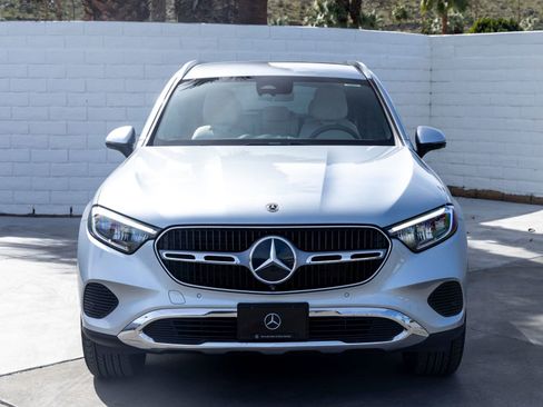 Used 2023 Mercedes-Benz GLC 300 image 4