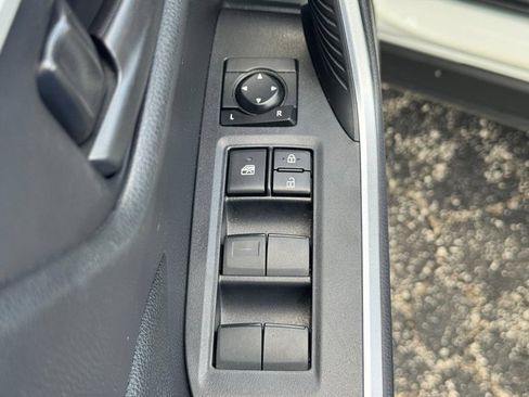 Used 2025 Toyota RAV4 LE AWD/4WD image 19