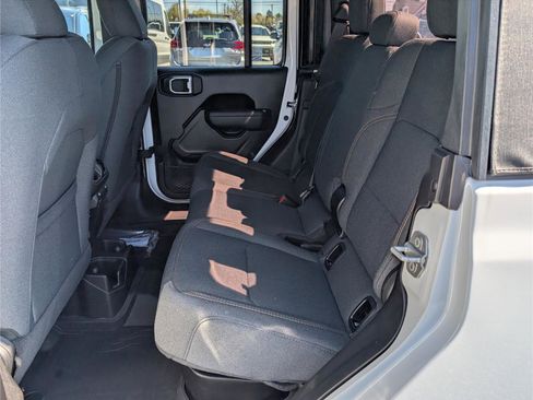 New 2026 Jeep Gladiator Willys image 9