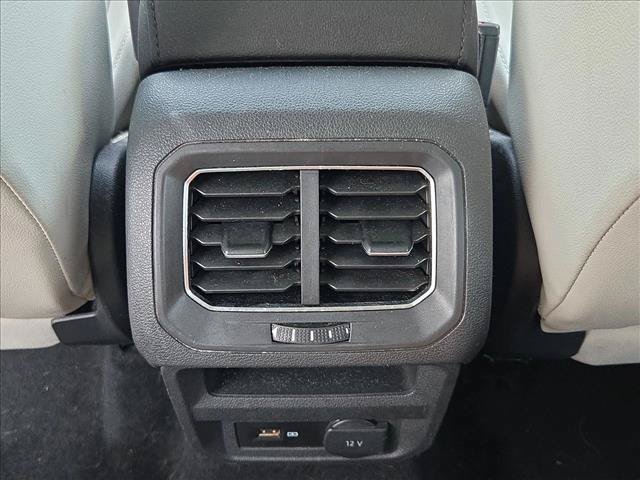 Used 2018 Volkswagen Tiguan SE FWD image 14