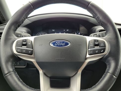 Certified 2022 Ford Explorer XLT w/ Equipment Group 202A AWD/4WD image 11