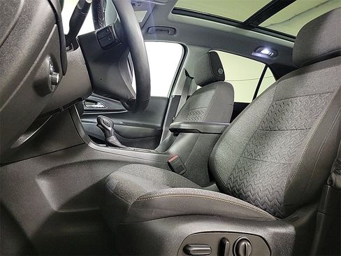 Used 2023 Chevrolet Equinox LT image 11