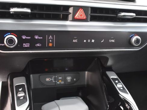 New 2026 Kia Sorento SX image 32