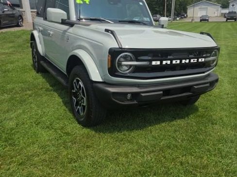 Used 2024 Ford Bronco Outer Banks AWD/4WD image 3