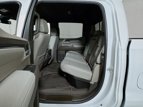 New 2026 GMC Sierra 1500 SLT image 13