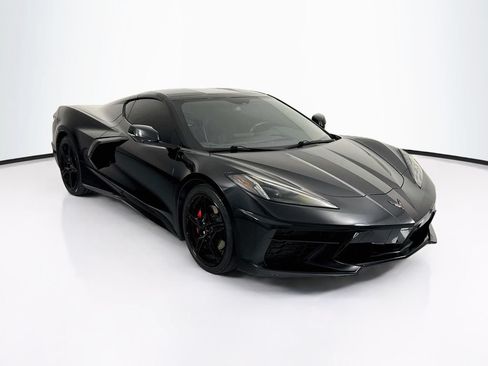 Used 2021 Chevrolet Corvette Stingray Coupe w/ Body-Color Dual Roof Package RWD image 3
